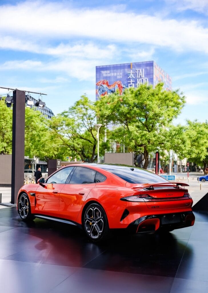 008AGV4Yly1hpa4tz0a81j30u0190gv1