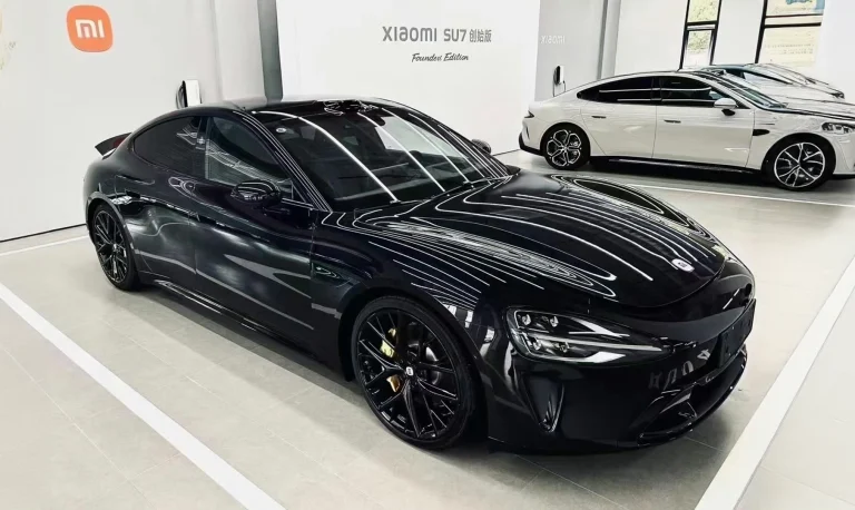 Have you seen Xiaomi SU7 in black color before?