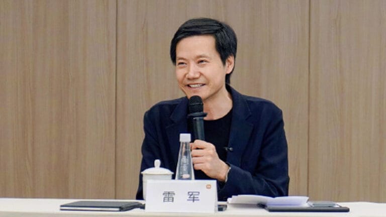 Xiaomi CEO Lei Jun Meets with Students of Lei Jun Class at Wuhan University