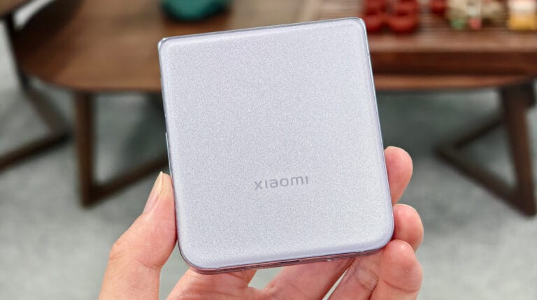 Novo celular da Xiaomi com tela dupla e chip 8 Elite 2