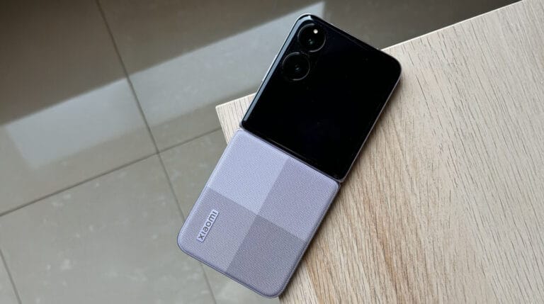 Xiaomi MIX FLIP 2, selefinin tüm eksik özelliklerini gideriyor
