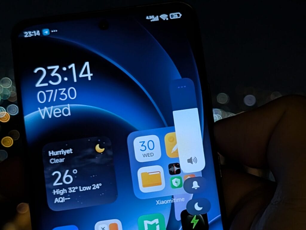 PXL 20250730 201424577.NIGHT .RAW 01.COVER