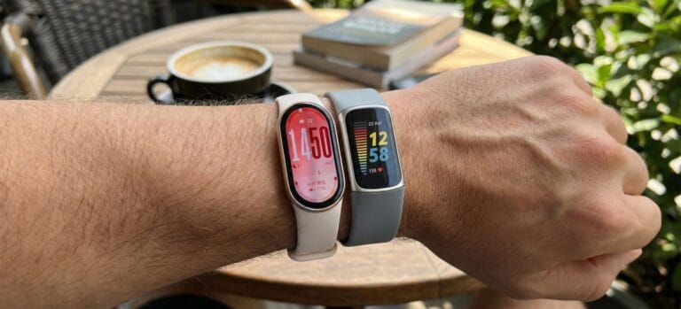 Xiaomi Smart Band 10 vs Fitbit: Qual é o rei do monitoramento da saúde?