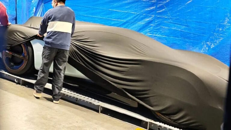 Xiaomi testa supercarro misterioso antes do MWC 2026
