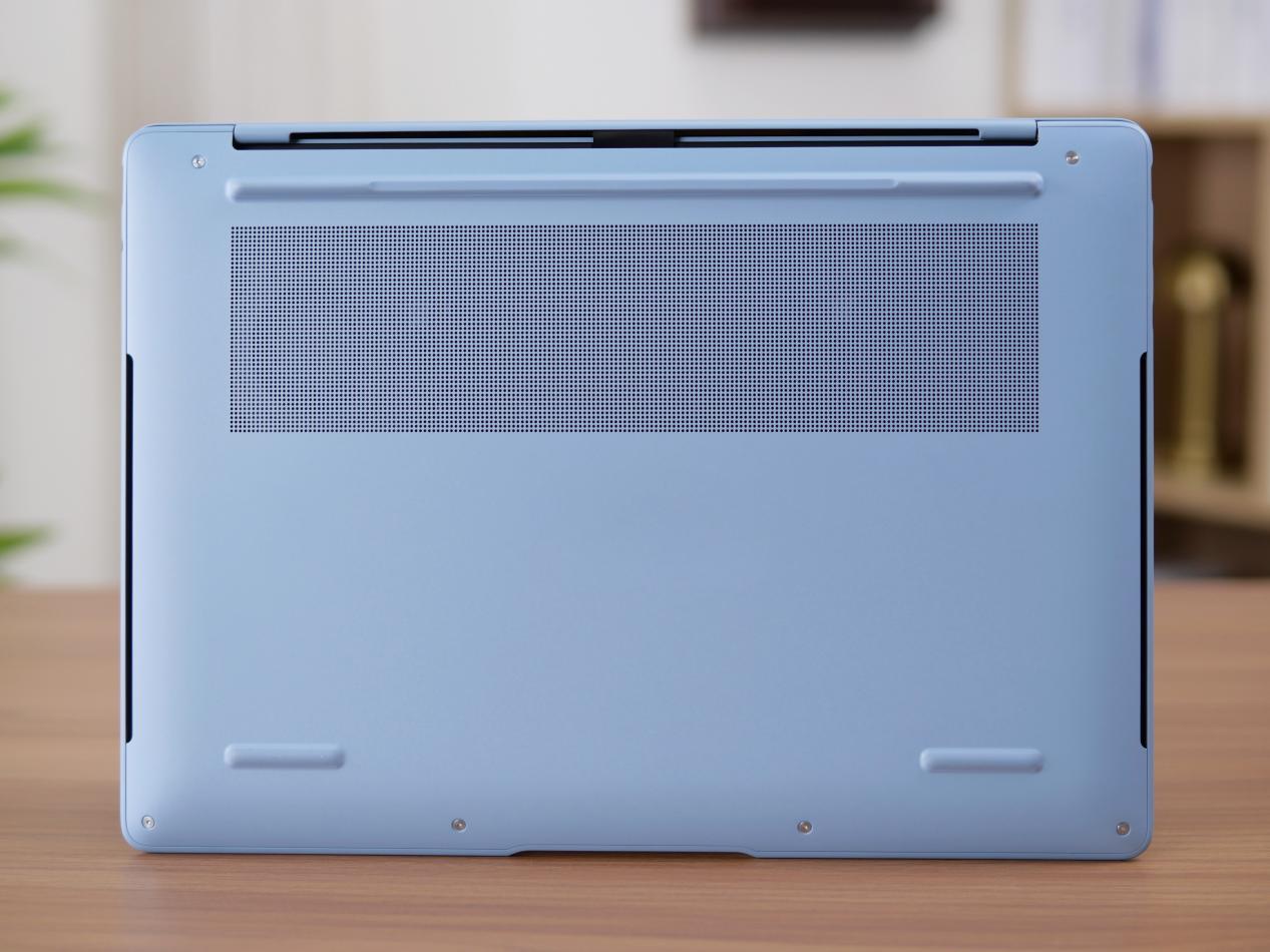 Xiaomi Book Pro 14 Review: The Ultimate 1-Kilogram Windows Laptop is Finally Here 12 Xiaomi Book Pro 14 Build Quality 2