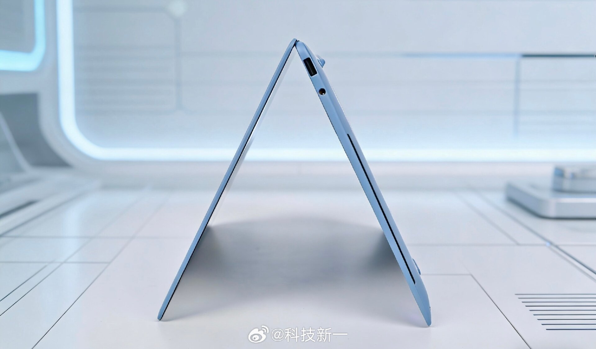 Xiaomi Book Pro 14 Review: The Ultimate 1-Kilogram Windows Laptop is Finally Here 10 Xiaomi Book Pro 14 Build Quality 4
