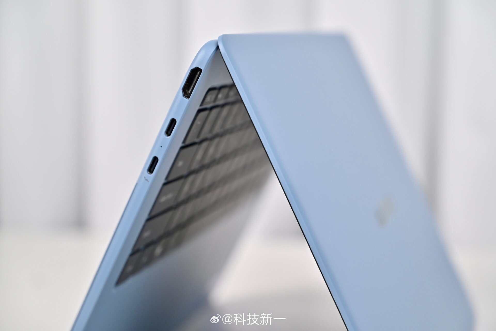 Xiaomi Book Pro 14 Review: The Ultimate 1-Kilogram Windows Laptop is Finally Here 2 Xiaomi Book Pro 14 Design 1