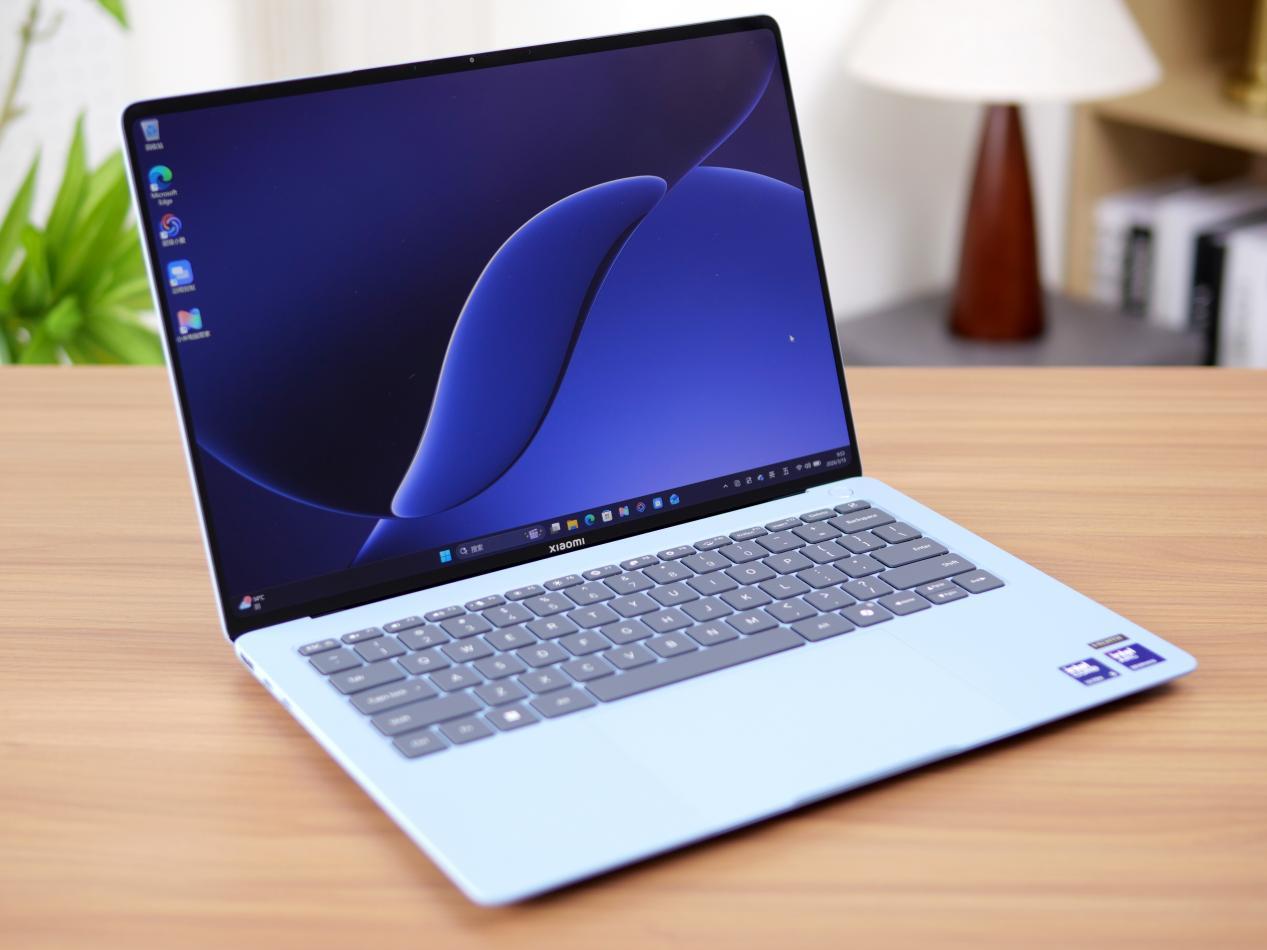 Xiaomi Book Pro 14 Review: The Ultimate 1-Kilogram Windows Laptop is Finally Here 3 Xiaomi Book Pro 14 Design 2