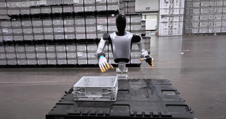 Xiaomi Robot Shown Working in Factory, “Supervisor” Robot Makes Cool Gesture