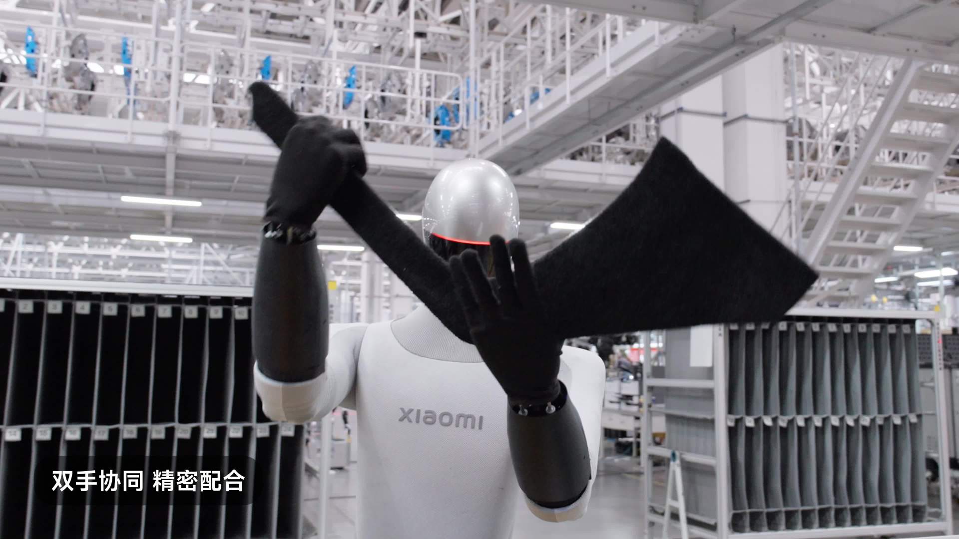 Xiaomi Robot Shown Working in Factory, “Supervisor” Robot Makes Cool Gesture 3 Xiaomi Robot Shown Working in Factory, “Supervisor” Robot Makes Cool Gesture