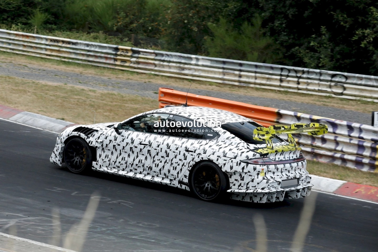 Xiaomi Tests SU7 Ultra Extreme with Over 2000 HP and New Aero Upgrades 5 Xiaomi Tests SU7 Ultra Extreme with Over 2000 HP and Massive Aero Upgrades