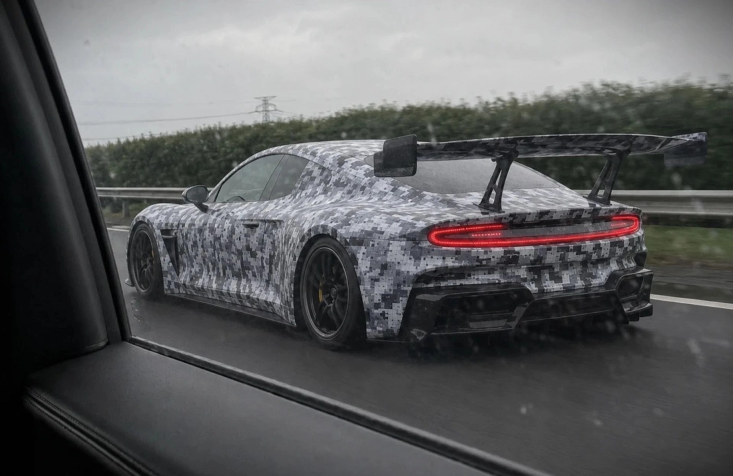 Xiaomi Tests SU7 Ultra Extreme with Over 2000 HP and New Aero Upgrades 7 Xiaomi Tests SU7 Ultra Extreme with Over 2000 HP and Massive Aero Upgrades