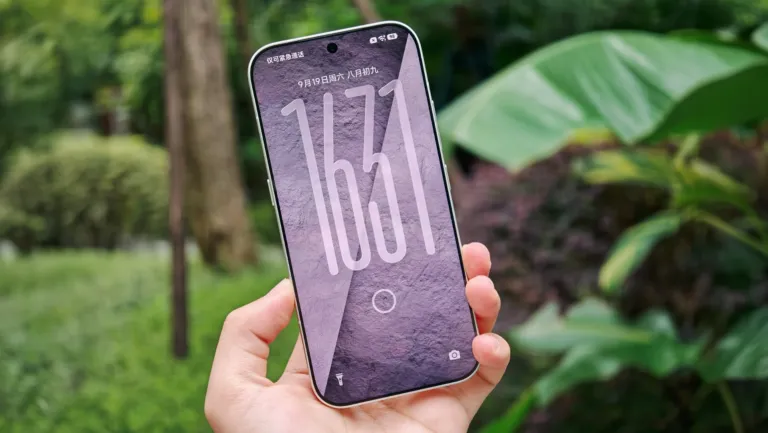 Xiaomi 18 Pro Privacy Screen Reduces OLED Brightness and Viewing Angles