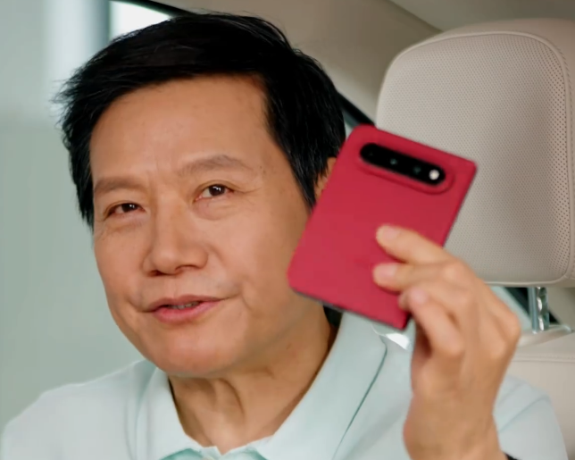 Xiaomi 18 Fold leaked videos reveal thickness and camera bump design 5 xiaomi 18 fold leaked videos reveal thickness and camera bump design 2