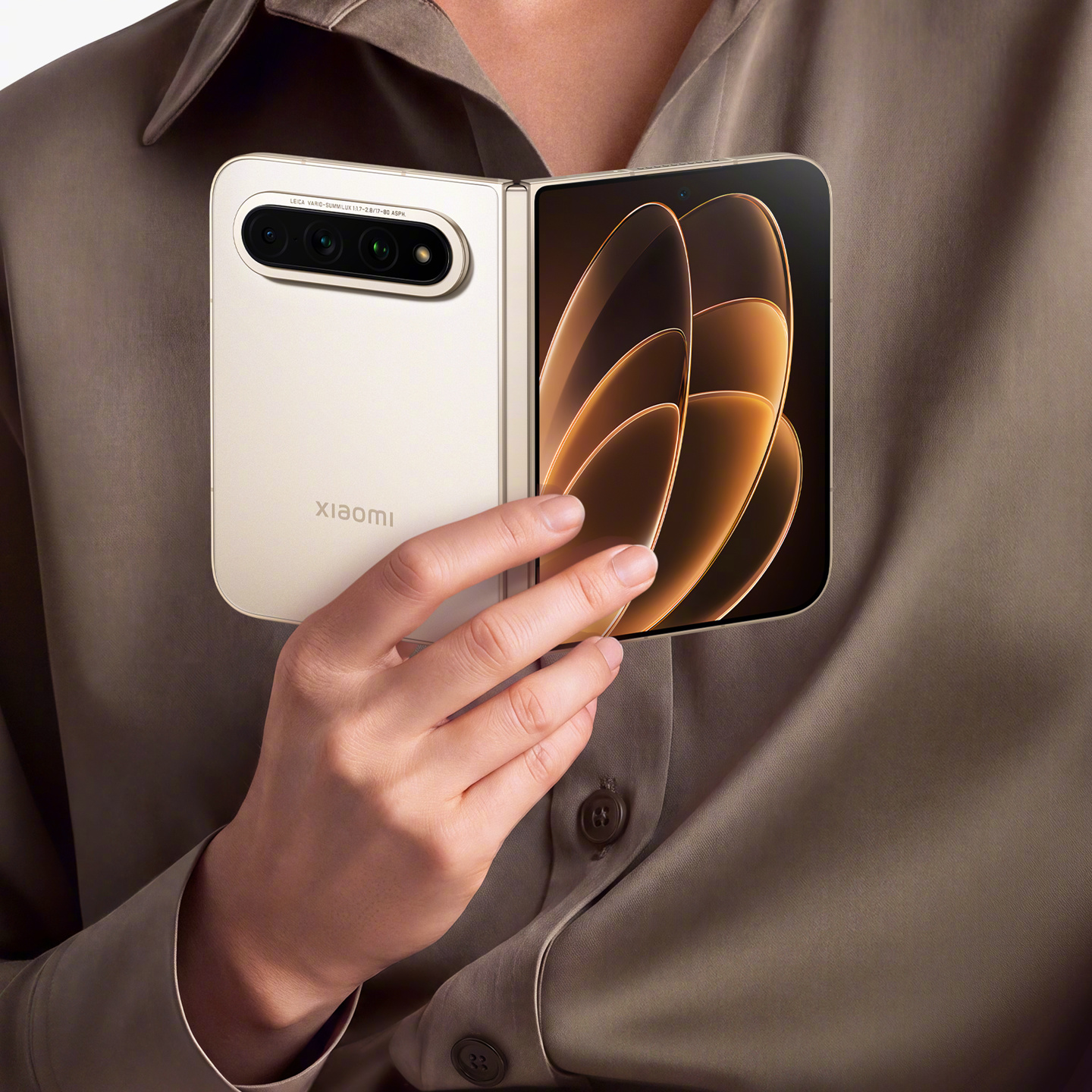 Xiaomi 18 Fold Mid-Fold Phone Showcases New Color Finishes Ahead of Release