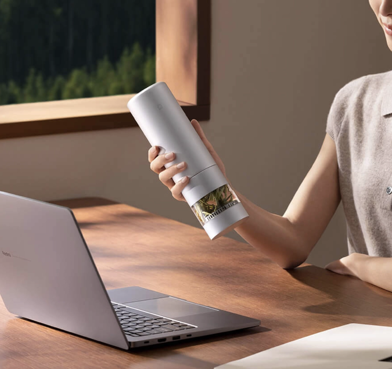 Xiaomi launches 500ml Mijia titanium thermos with tea separation for $28