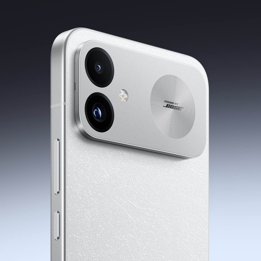 REDMI introduces K100's new snow rock white color 6 REDMI K100 white 1