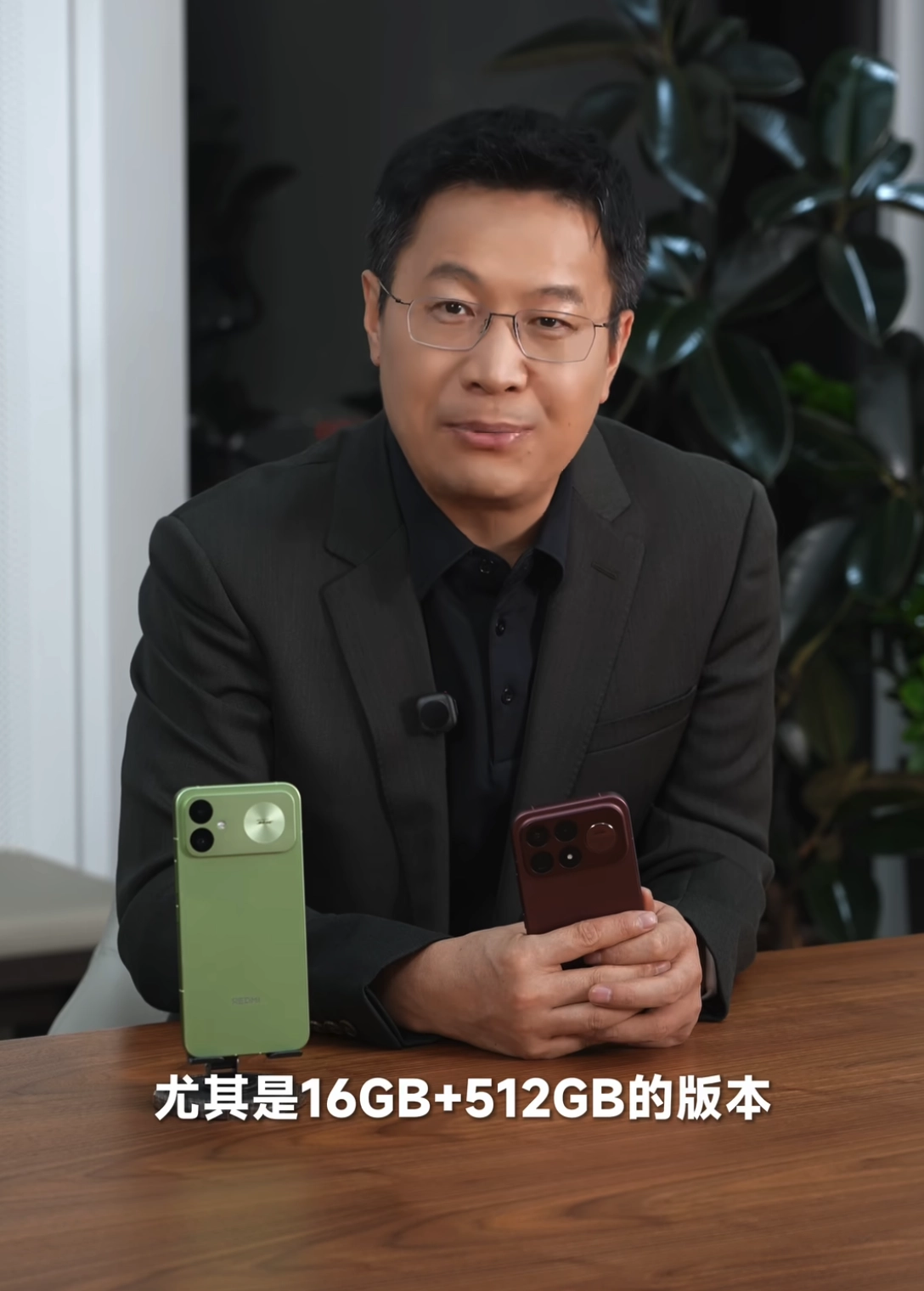 Xiaomi previews real REDMI K100 standard device 2 Lu Weibing Previews REDMI K100 Standard with Snapdragon 8 Gen 2 and Bose Speakers